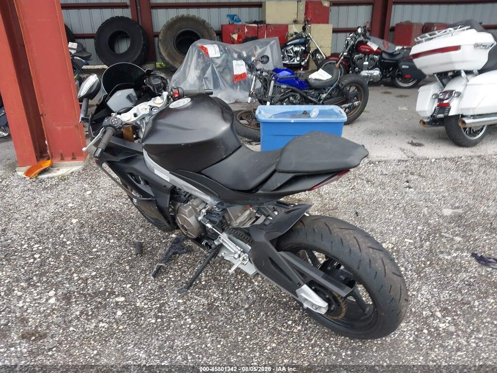 ZD4KSUG07PS001049 2023 APRILIA RS photo no. 3