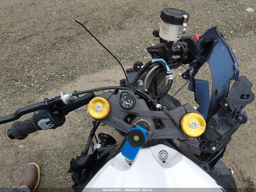 JS1DM11H1P7100376 2023 SUZUKI GSX-R1000 photo no. 7