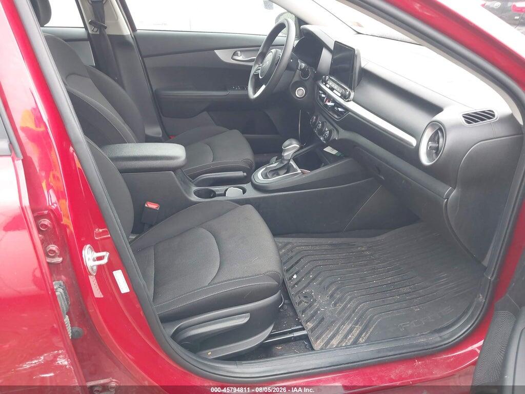 3KPF24AD8PE688456 2023 KIA FORTE photo no. 5