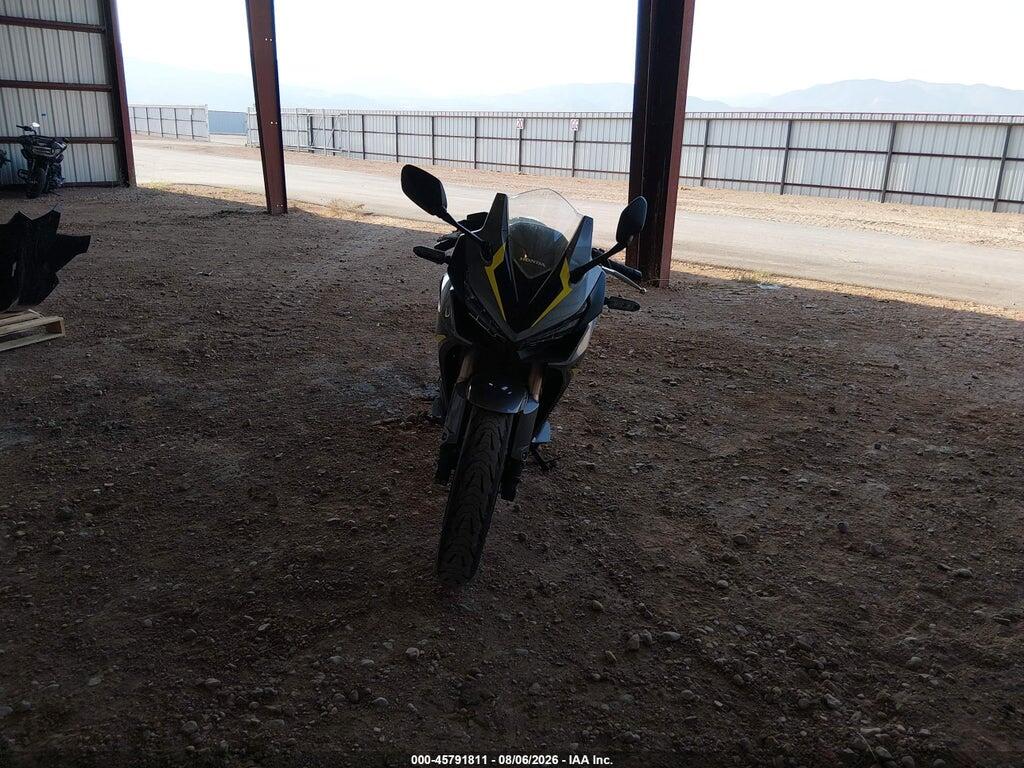 MLHPC6252P5400802 2023 HONDA CBR500 photo no. 5