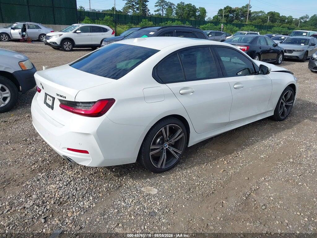 3MW89FF08P8D12728 2023 BMW 330I photo no. 4