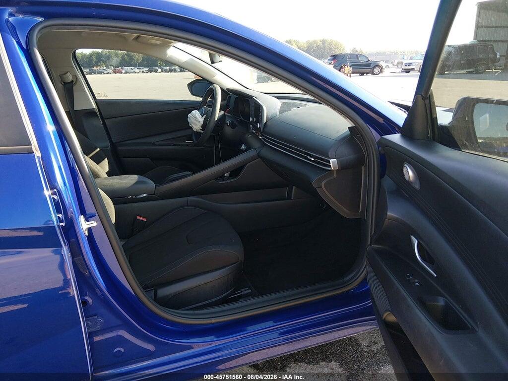 KMHLM4AG4PU374176 2023 HYUNDAI ELANTRA photo no. 5