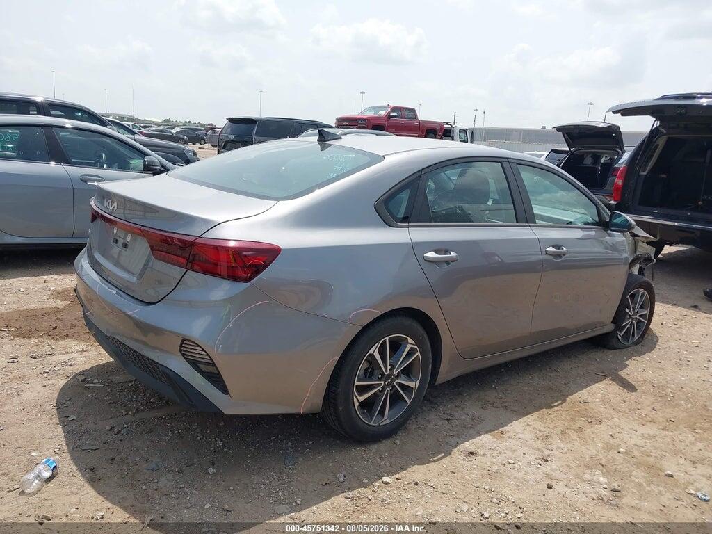 3KPF24AD1PE628924 2023 KIA FORTE photo no. 4