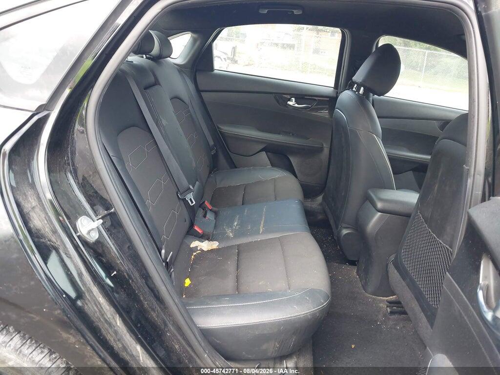 3KPF54AD1PE661137 2023 KIA FORTE photo no. 8