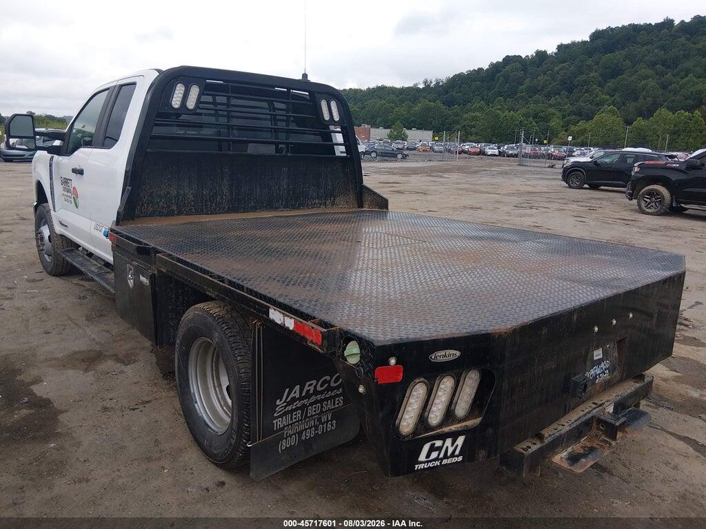 1FD8X3HT5PEC64015 2023 FORD F-350 CHASSIS photo no. 3