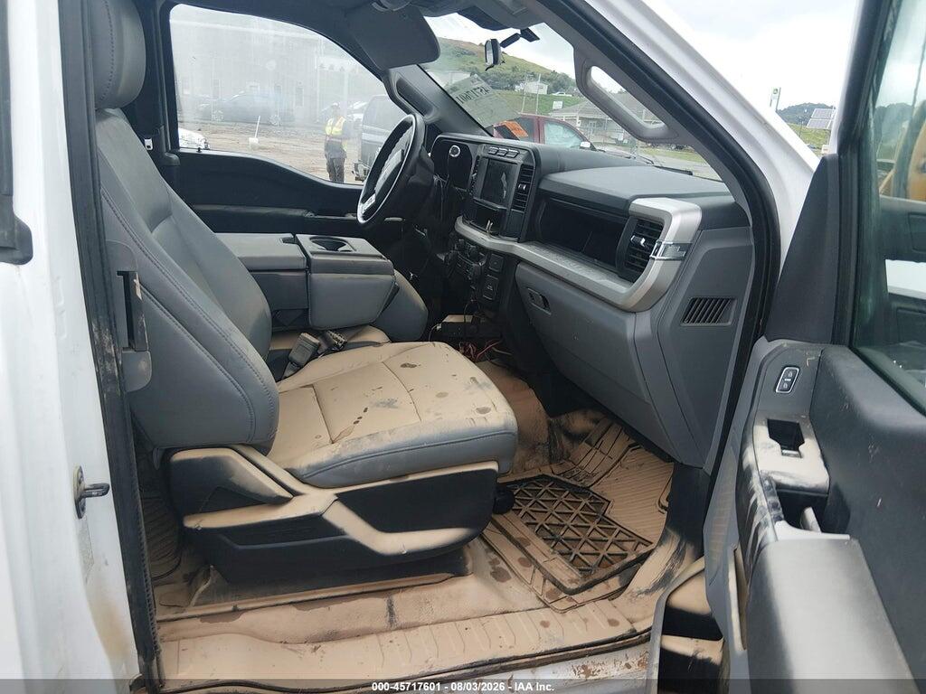 1FD8X3HT5PEC64015 2023 FORD F-350 CHASSIS photo no. 5