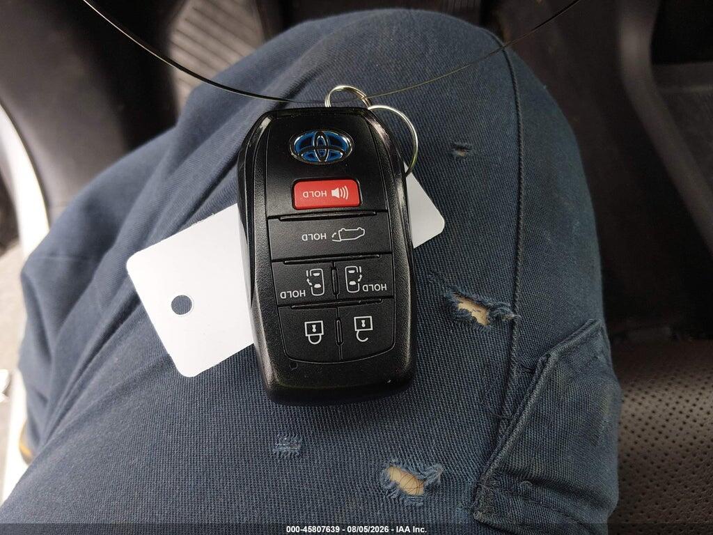 5TDESKFC3RS145525 2024 TOYOTA SIENNA photo no. 11