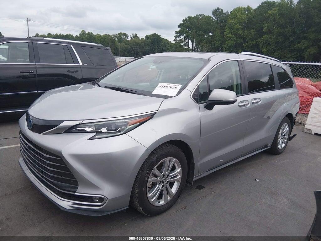 5TDESKFC3RS145525 2024 TOYOTA SIENNA photo no. 2