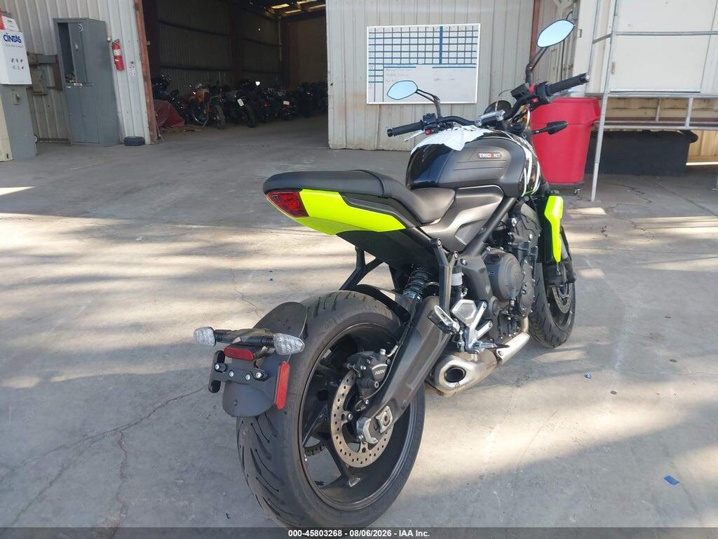 SMTL10UL9RTBN0445 2024 TRIUMPH MOTORCYCLE TRIDENT 660 photo no. 4