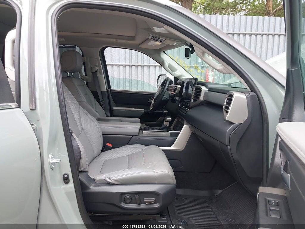 7SVAAABA1RX033886 2024 TOYOTA SEQUOIA photo no. 5