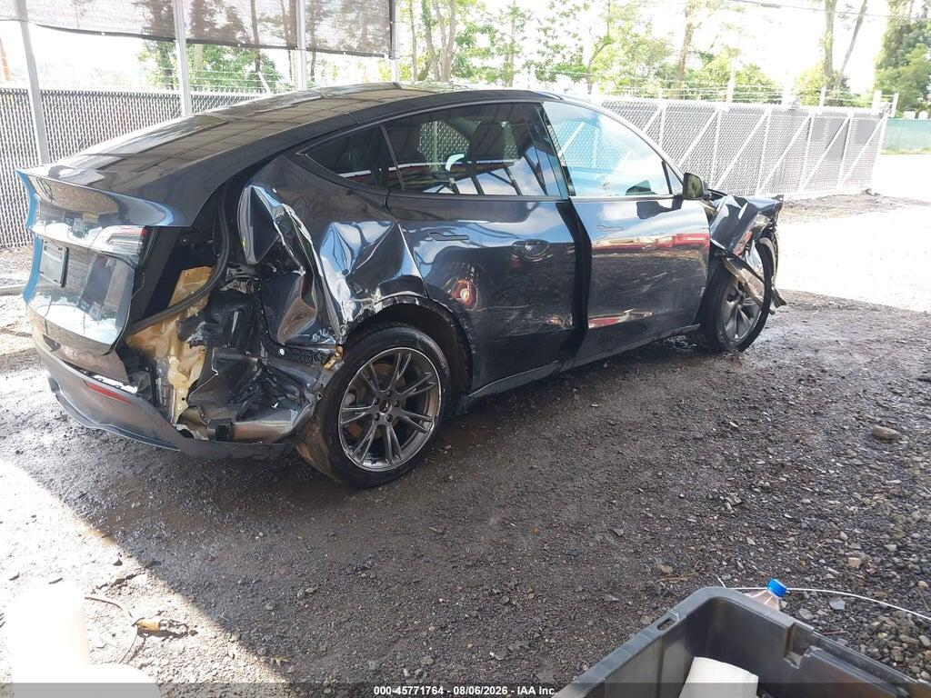 7SAYGDED7RF205673 2024 TESLA MODEL Y photo no. 4