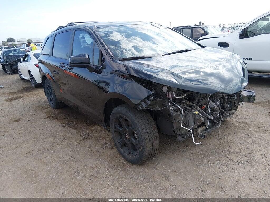 5TDCSKFC3SS175878 2025 TOYOTA SIENNA photo no. 1