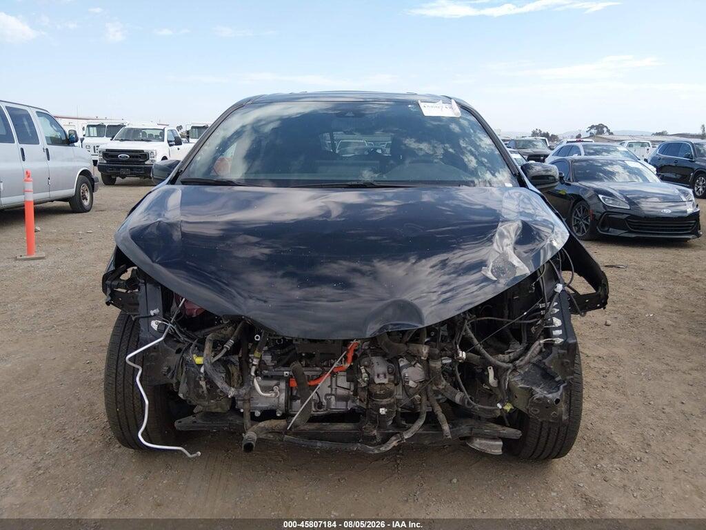 5TDCSKFC3SS175878 2025 TOYOTA SIENNA photo no. 6