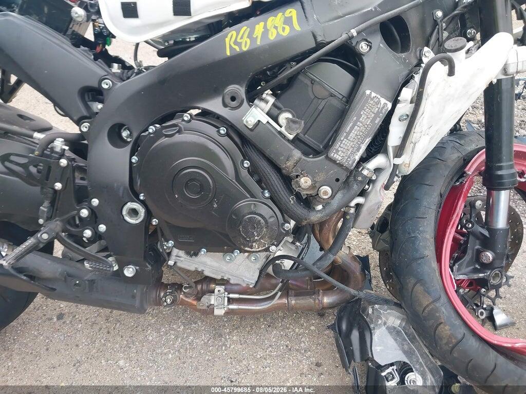 JS1GN7FA2S7101697 2025 SUZUKI GSX-R600 photo no. 8