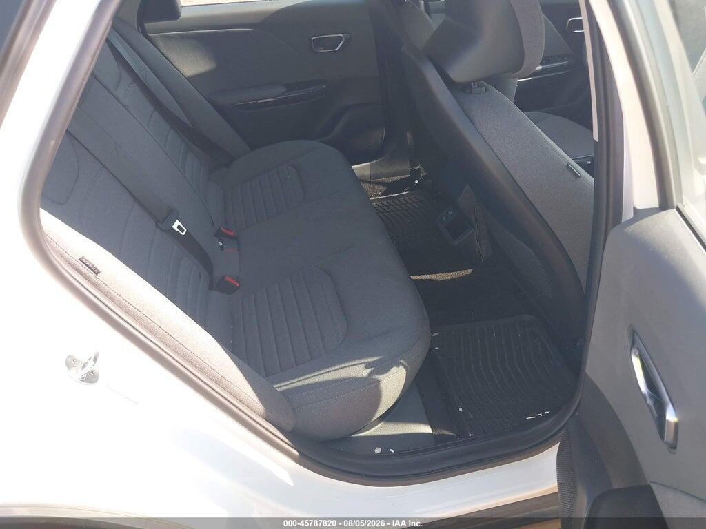 3KPFU4DEXSE229176 2025 KIA K4 photo no. 8