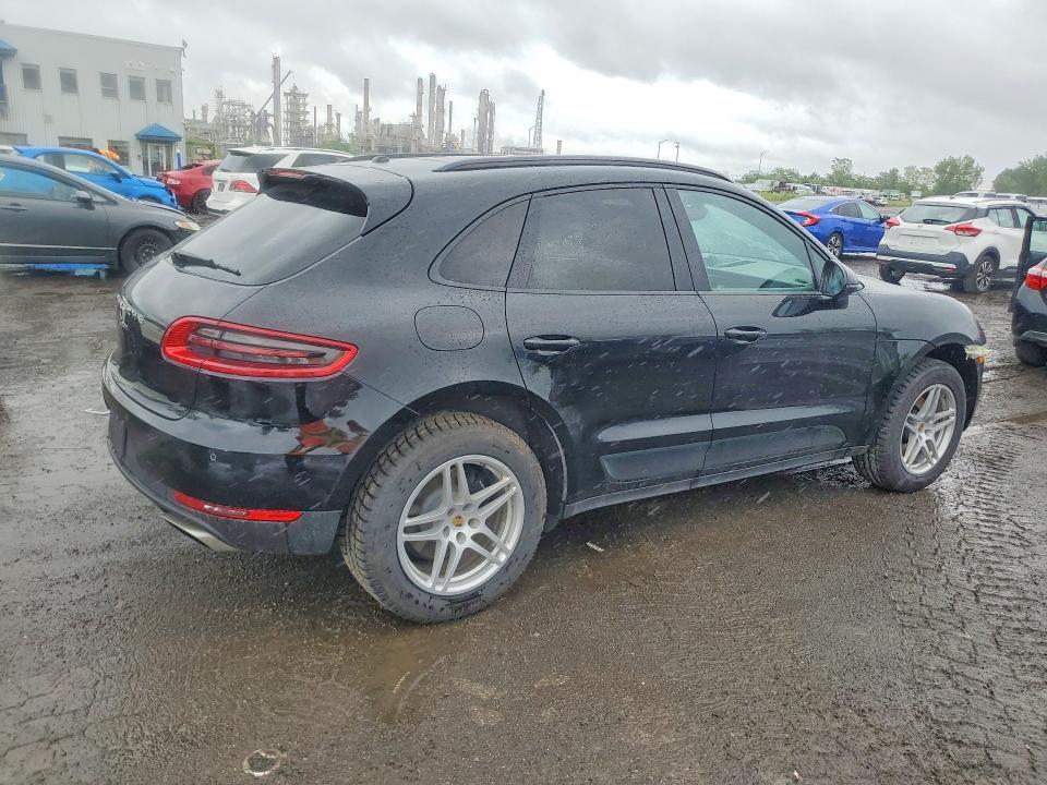 2018 PORSCHE MACAN — Фото 3 из 12