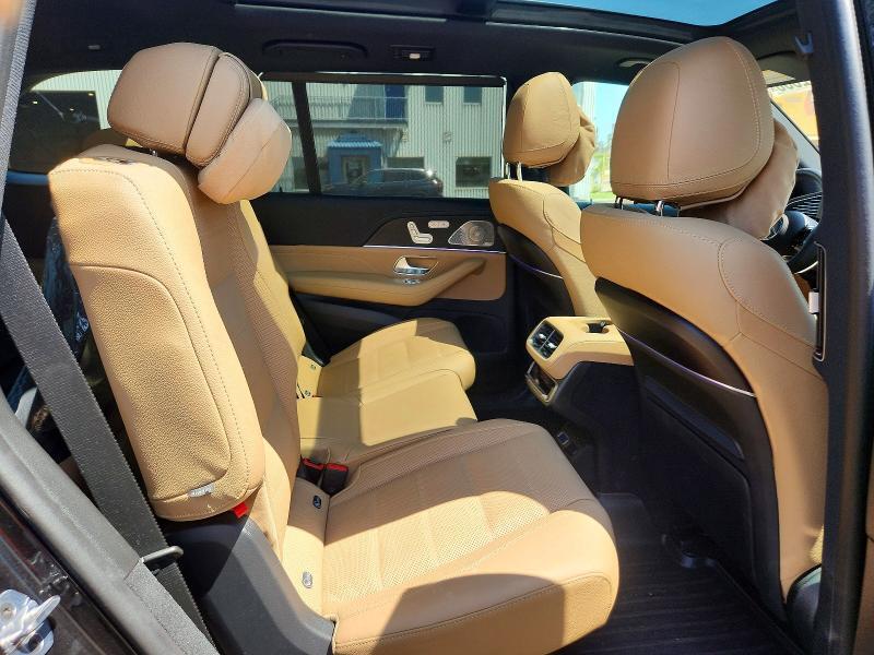 2025 MERCEDES-BENZ GLS 450 4MATIC — Фото 10 из 12