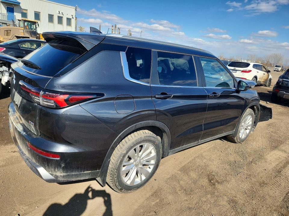 2025 MITSUBISHI OUTLANDER SE — Фото 3 из 12