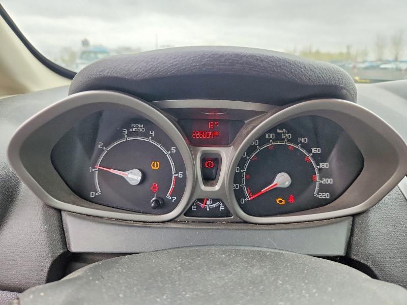 2011 FORD FIESTA SE — Фото 9 из 12