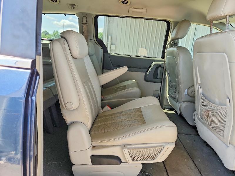 2009 CHRYSLER TOWN & COUNTRY TOURING — Фото 11 из 13