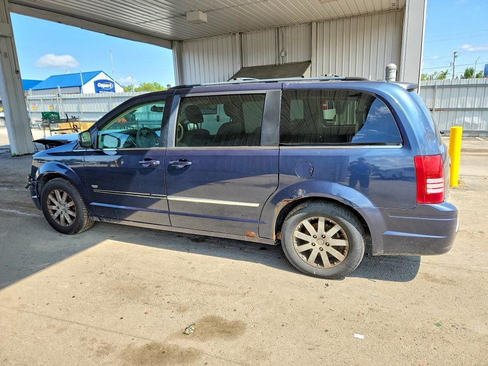 2009 CHRYSLER TOWN & COUNTRY TOURING — Фото 2 из 13