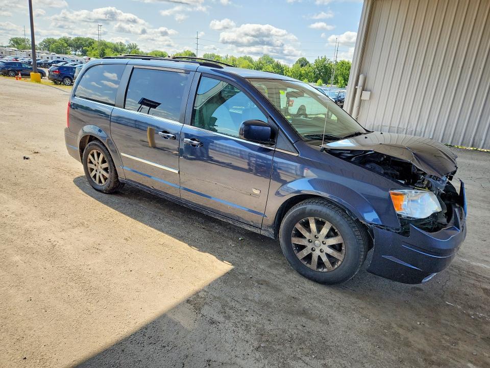 2009 CHRYSLER TOWN & COUNTRY TOURING — Фото 4 из 13