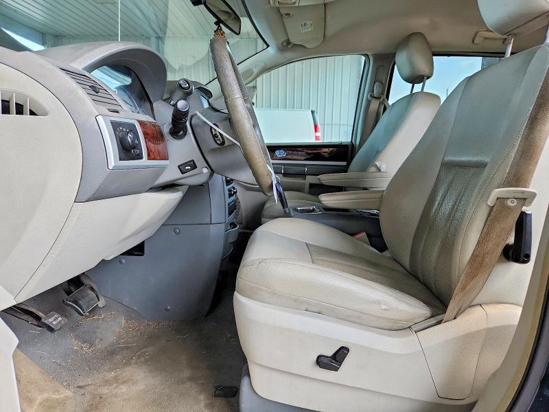 2009 CHRYSLER TOWN & COUNTRY TOURING — Фото 7 из 13