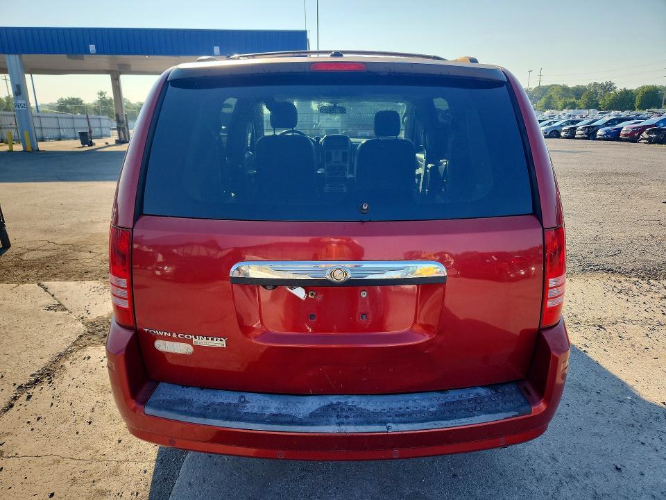2008 CHRYSLER TOWN & COUNTRY TOURING — Фото 6 из 13