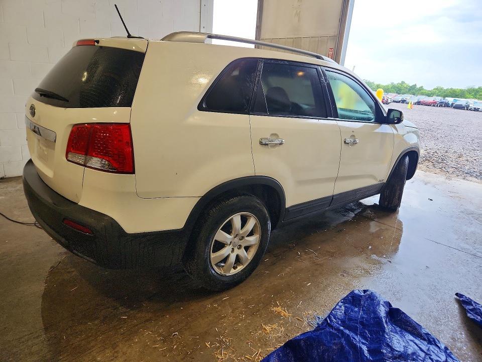 2013 KIA SORENTO LX — Фото 3 из 13