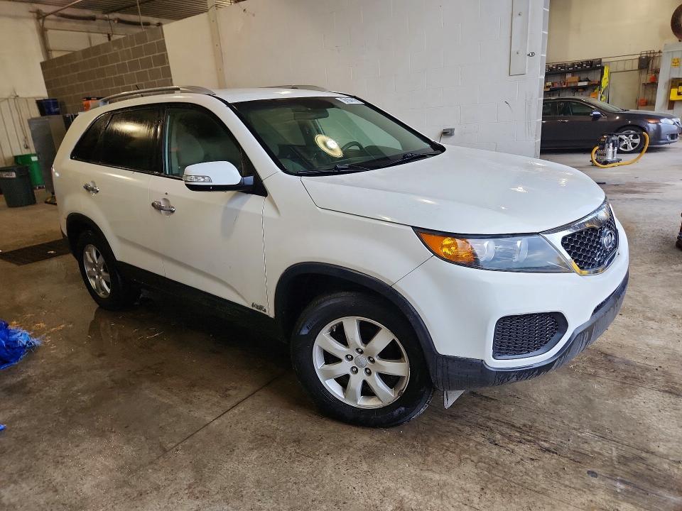 2013 KIA SORENTO LX — Фото 4 из 13