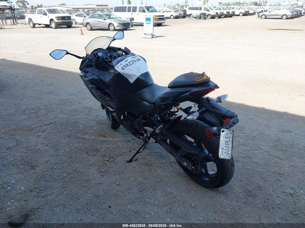 ML5EXGG1XTDA73864 2026 KAWASAKI EX500 photo no. 3