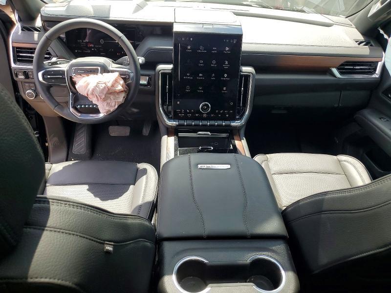 2026 GMC YUKON DENALI — Фото 8 из 13