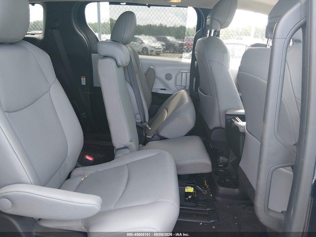 5TDYRKECXTS293673 2026 TOYOTA SIENNA photo no. 8