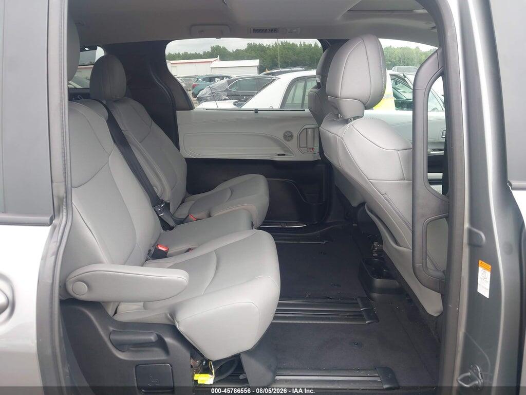 5TDYRKEC8TS326766 2026 TOYOTA SIENNA photo no. 8