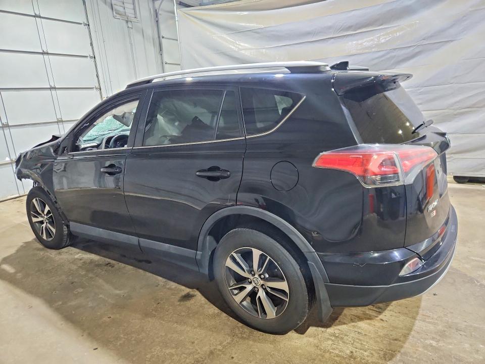 2016 TOYOTA RAV4 XLE — Фото 2 из 13