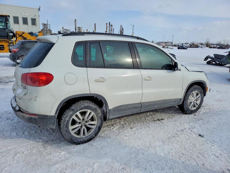 2015 VOLKSWAGEN TIGUAN S — Фото 3 из 12
