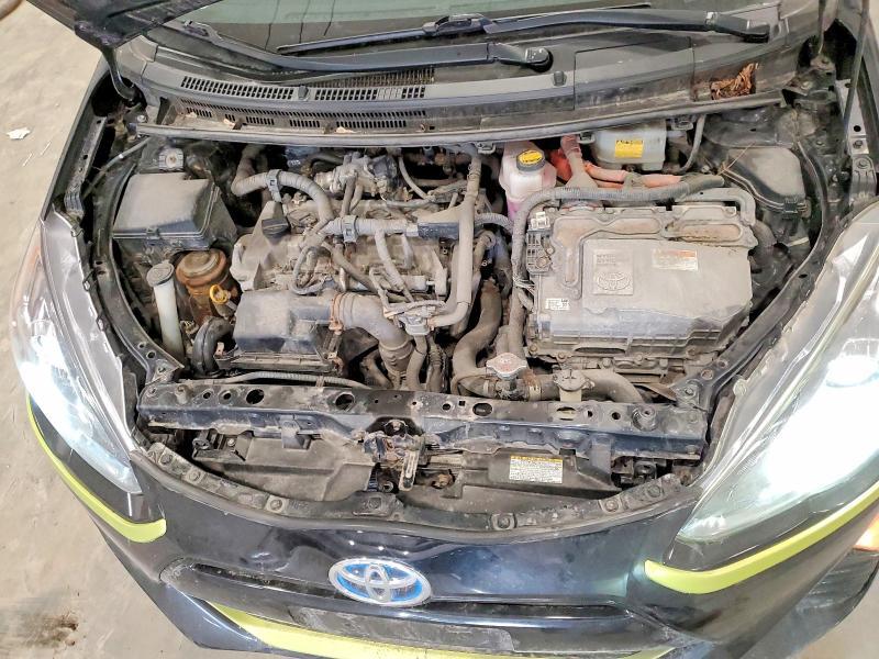2016 TOYOTA PRIUS C PERSONA SPECIAL EDITION — Фото 11 из 12