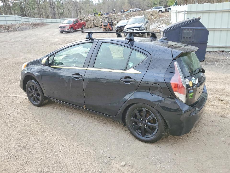 2016 TOYOTA PRIUS C PERSONA SPECIAL EDITION — Фото 2 из 12