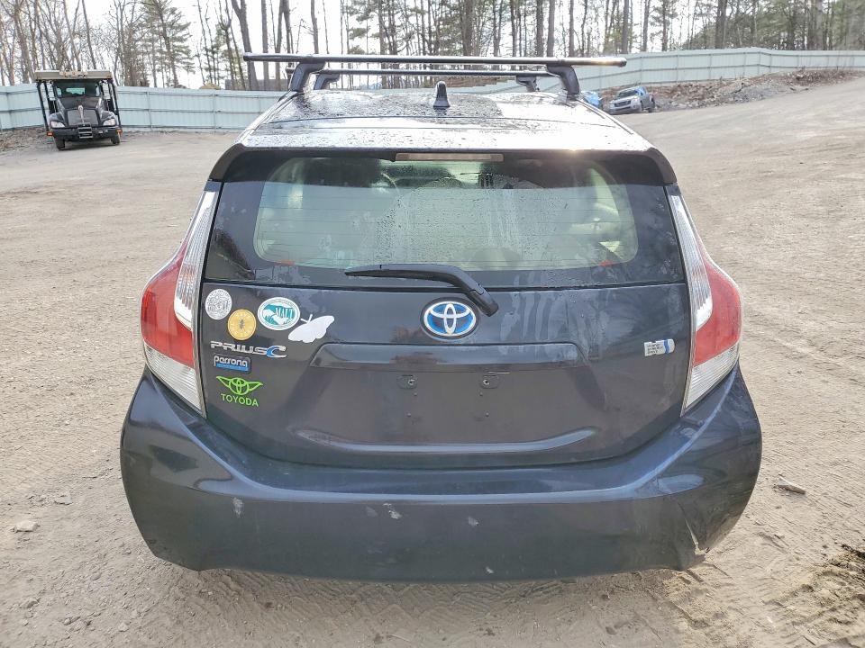 2016 TOYOTA PRIUS C PERSONA SPECIAL EDITION — Фото 6 из 12