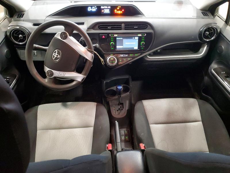 2016 TOYOTA PRIUS C PERSONA SPECIAL EDITION — Фото 8 из 12