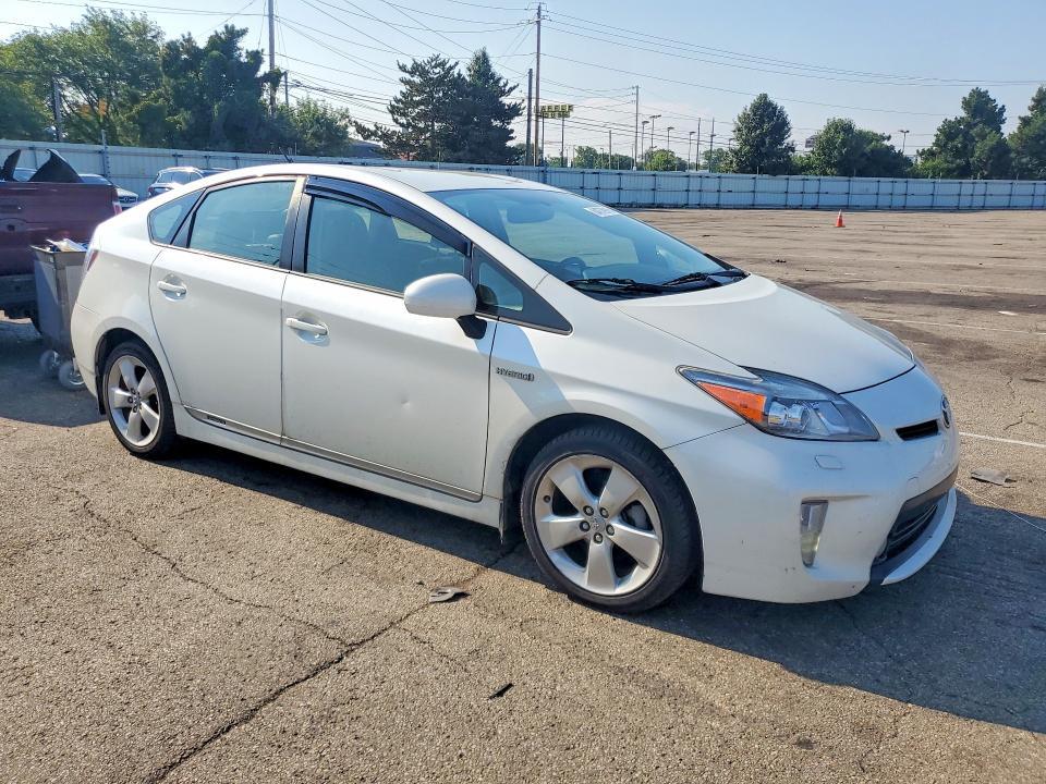 JTDKN3DU8F0441988 2015 TOYOTA PRIUS photo no. 4