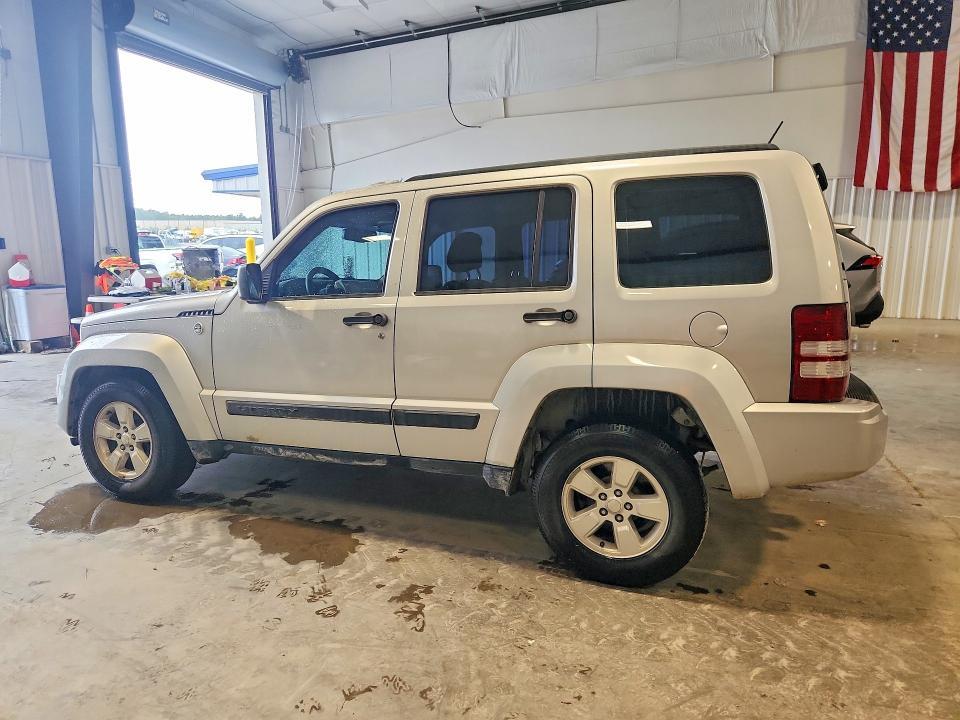 2012 JEEP LIBERTY SPORT — Фото 2 из 13