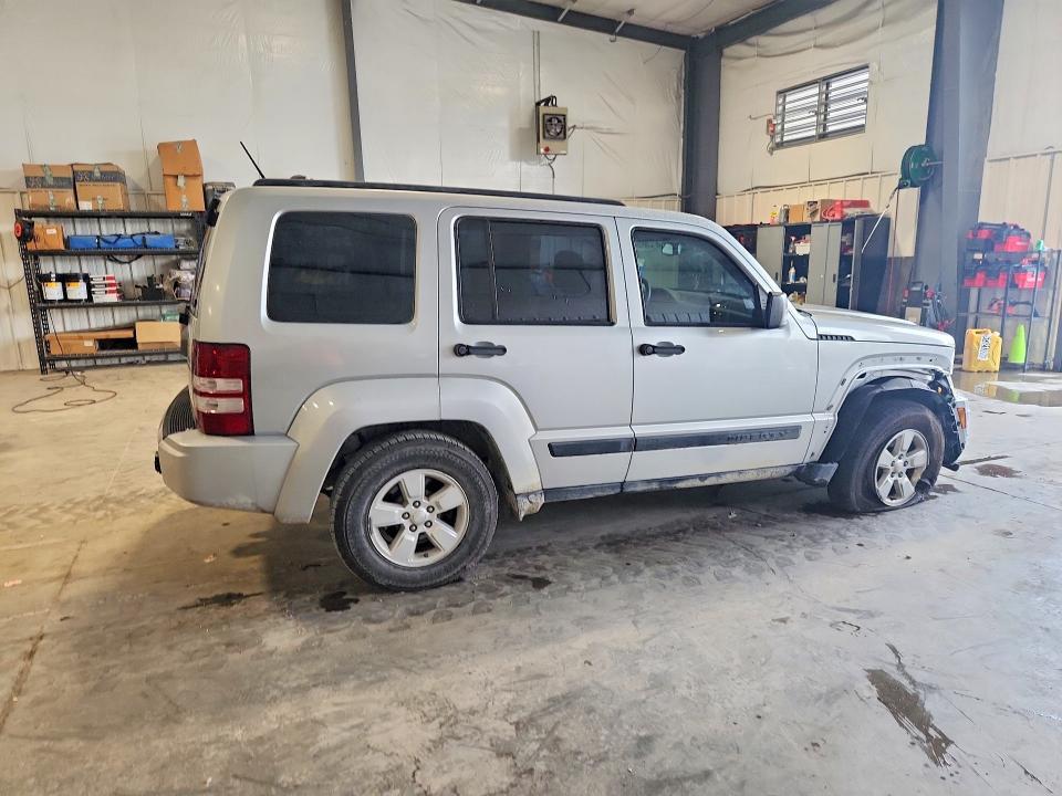 2012 JEEP LIBERTY SPORT — Фото 3 из 13