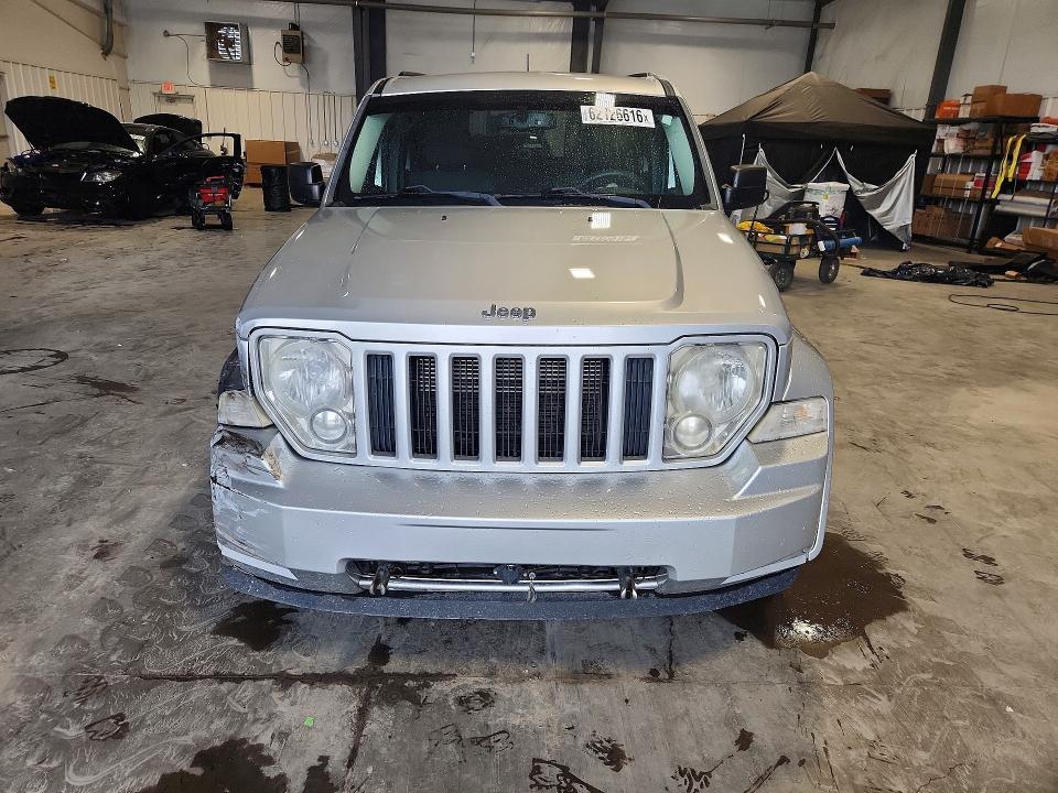 2012 JEEP LIBERTY SPORT — Фото 5 из 13