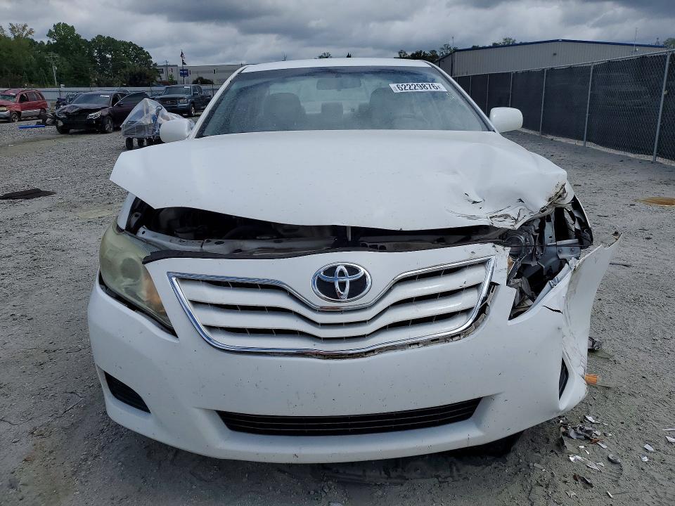 2010 TOYOTA CAMRY LE — Фото 5 из 12