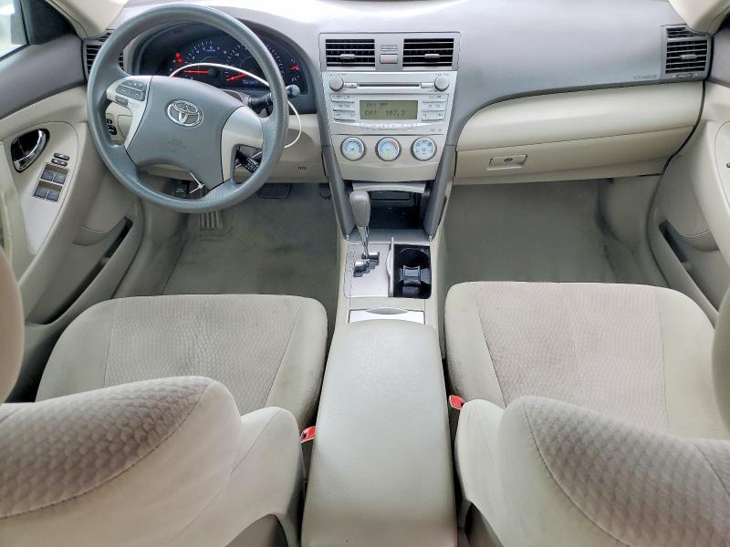 2010 TOYOTA CAMRY LE — Фото 8 из 12