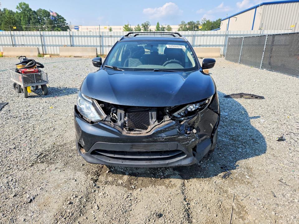 2017 NISSAN ROGUE SPORT SV — Фото 5 из 12