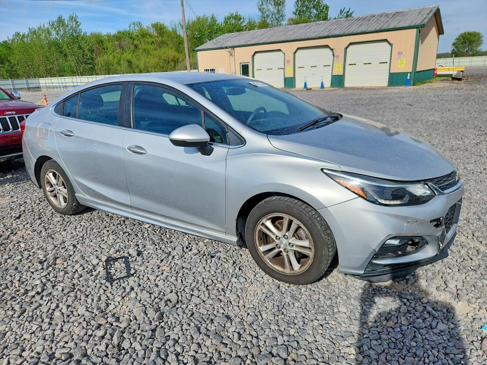 1G1BE5SMXJ7235742 2018 CHEVROLET CRUZE photo no. 4