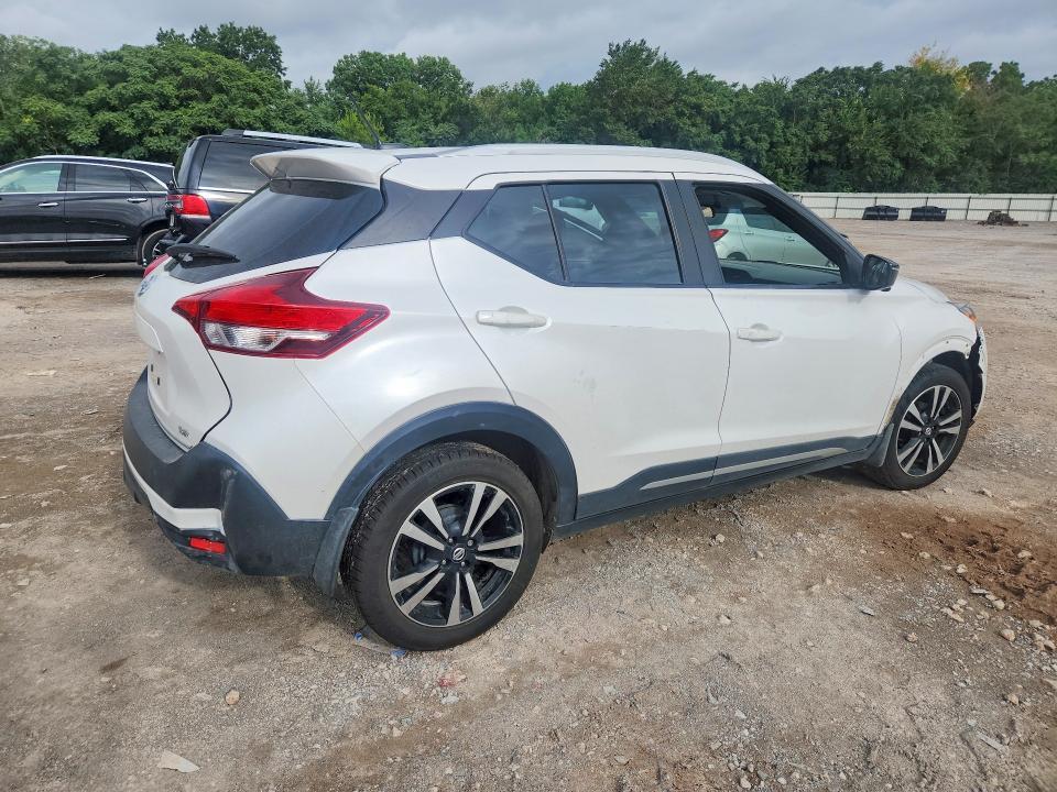 2019 NISSAN KICKS SR — Фото 3 из 13