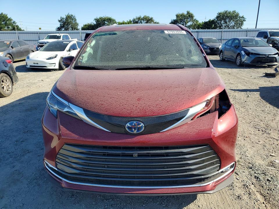 2024 TOYOTA SIENNA PLATINUM 7-PASSENGER — Фото 5 из 14